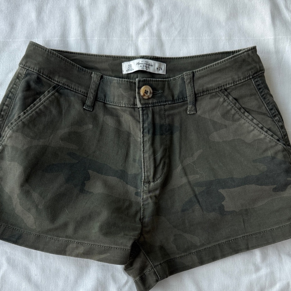 Abercrombie & Fitch Olive Camo Women's Low-Rise Shorts